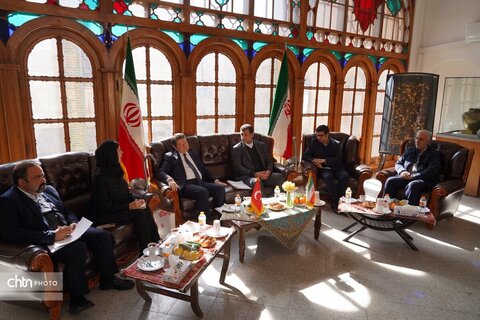 بازدید سرکنسول ترکیه در ارومیه از مدرسه هدایت