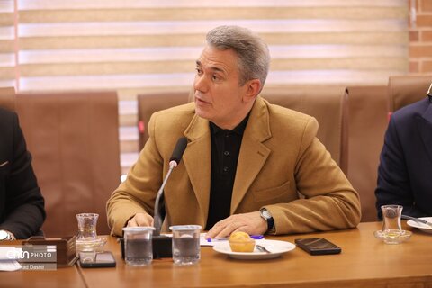 نشست وزیر میراث فرهنگی با اعضای مجمع نمایندگان استان اردبیل