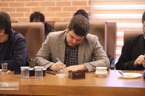 نشست وزیر میراث فرهنگی با اعضای مجمع نمایندگان استان اردبیل