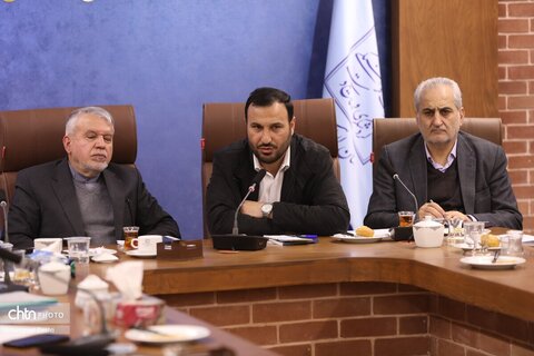 نشست وزیر میراث فرهنگی با اعضای مجمع نمایندگان استان اردبیل