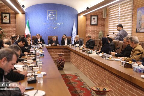 نشست وزیر میراث فرهنگی با اعضای مجمع نمایندگان استان اردبیل