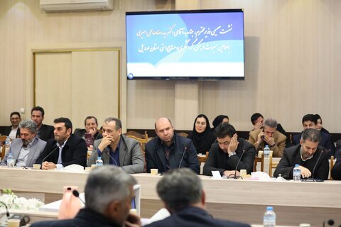 نشست صمیمی وزیر میراث فرهنگی با فعالان حوزه میراث فرهنگی،گردشگری و صنایع دستی اردبیل