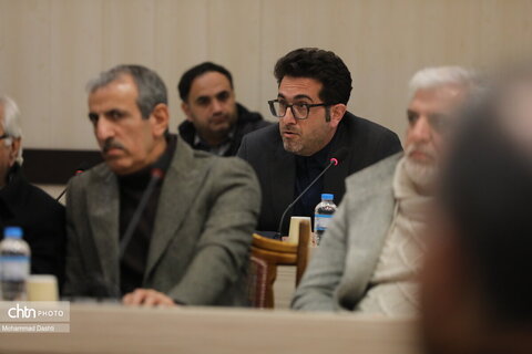 نشست صمیمی وزیر میراث فرهنگی با فعالان حوزه میراث فرهنگی،گردشگری و صنایع دستی اردبیل