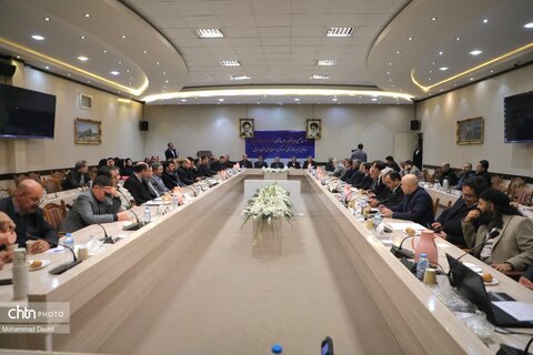 نشست صمیمی وزیر میراث فرهنگی با فعالان حوزه میراث فرهنگی،گردشگری و صنایع دستی اردبیل