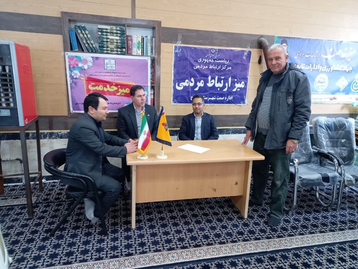 برگزاری میز خدمت اداره میراث‌فرهنگی، گردشگری و صنایع‌دستی فاروج در نماز جمعه