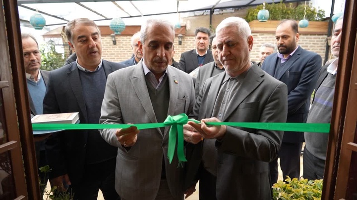 افتتاح سفره‌خانه سنتی در همدان به مناسبت دهه فجر