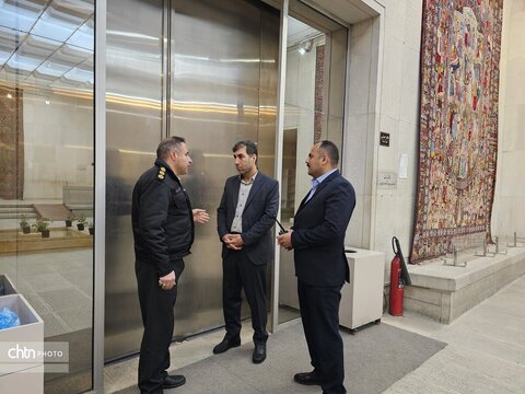 بازدید فرمانده یگان حفاظت میراث‌فرهنگی کشور از موزه‌فرش ایران