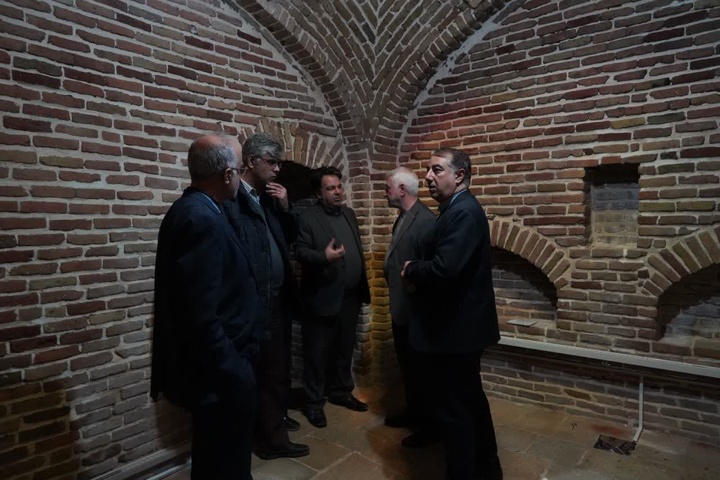 بازدید مدیرعامل صندوق توسعه و احیا از حمام ارامنه همدان