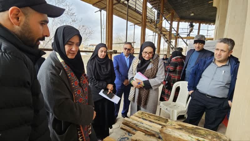 بازدید معاون صنایع‌دستی و هنرهای سنتی کسور از مجموعه تاریخی دولتخانه صفوی /کاخ چهلستون؛ ظرفیتی برای توسعه گردشگری قزوین