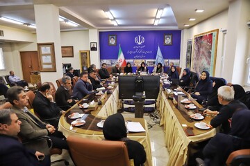 نشست صمیمی و گپ و گفت معاون صنایع دستی کشور با برخی از پرسنل میراث فرهنگی استان قزوین