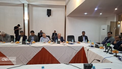 نشست معاون گردشگری کشور با فعالان و سرمایه گذاری گردشگری هرمزگان