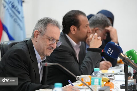 نشست معاون گردشگری کشور با فعالان و سرمایه گذاری گردشگری هرمزگان