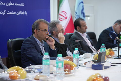 نشست معاون گردشگری کشور با فعالان و سرمایه گذاری گردشگری هرمزگان