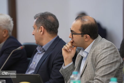 نشست معاون گردشگری کشور با فعالان و سرمایه گذاری گردشگری هرمزگان