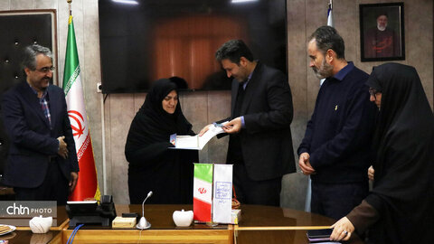 تجلیل از بانوان هنرمند صنایع دستی قم