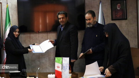 تجلیل از بانوان هنرمند صنایع دستی قم