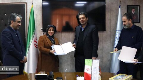 تجلیل از بانوان هنرمند صنایع دستی قم