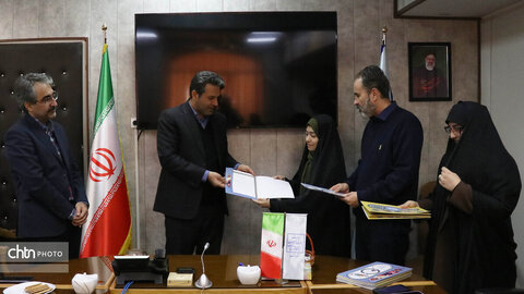 تجلیل از بانوان هنرمند صنایع دستی قم