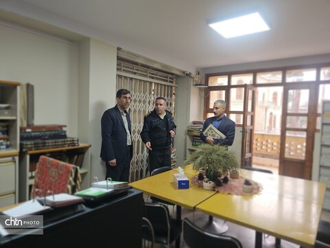 بازدید فرمانده یگان حفاظت میراث‌فرهنگی کشور از موزه‌های آبگینه و هنرهای ملی