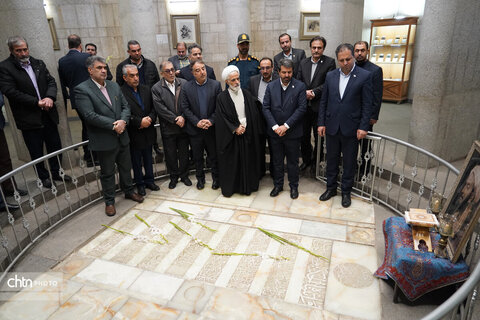 ادای احترام معاون حقوقی رئیس جمهوری به مقام ابوعلی سینا