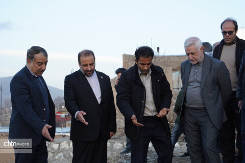 مدیرعامل صندوق توسعه و احیای بناهای تاریخی و فرهنگی از قلب تاریخی نهاوند بازدید کرد.