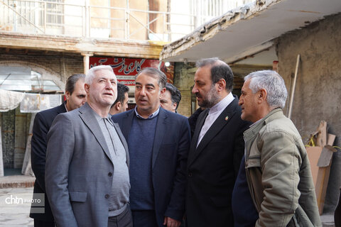 مدیرعامل صندوق توسعه و احیای بناهای تاریخی و فرهنگی از قلب تاریخی نهاوند بازدید کرد.