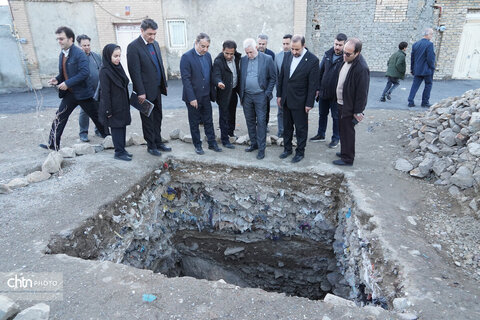 مدیرعامل صندوق توسعه و احیای بناهای تاریخی و فرهنگی از قلب تاریخی نهاوند بازدید کرد.