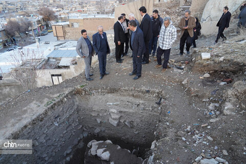 مدیرعامل صندوق توسعه و احیای بناهای تاریخی و فرهنگی از قلب تاریخی نهاوند بازدید کرد.