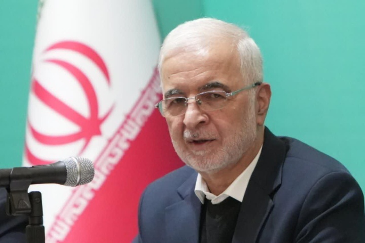 وزیر کشور: آذربایجان، ستون وحدت، انسجام و استقلال ایران است/ رتبه نخست آذربایجان شرقی در شاخص‌های مربوط به سرمایه‌گذاری/ دولت لحظه‌ای از تلاش برای پیشرفت کشور غافل نیست