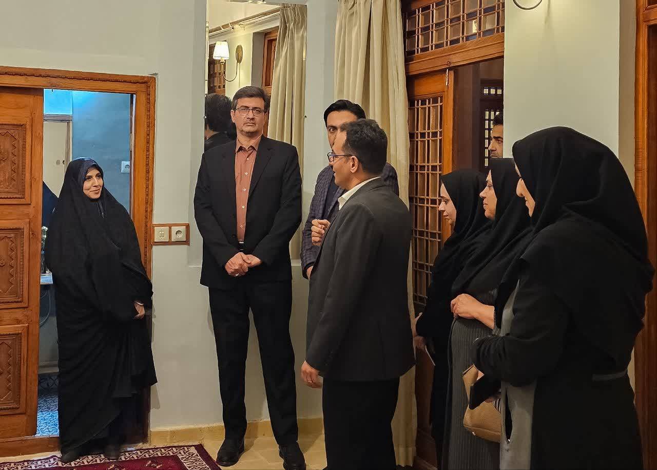 بازدید مشاور وزیر میراث فرهنگی از بوتیک هتل آزورا در یزد&nbsp;