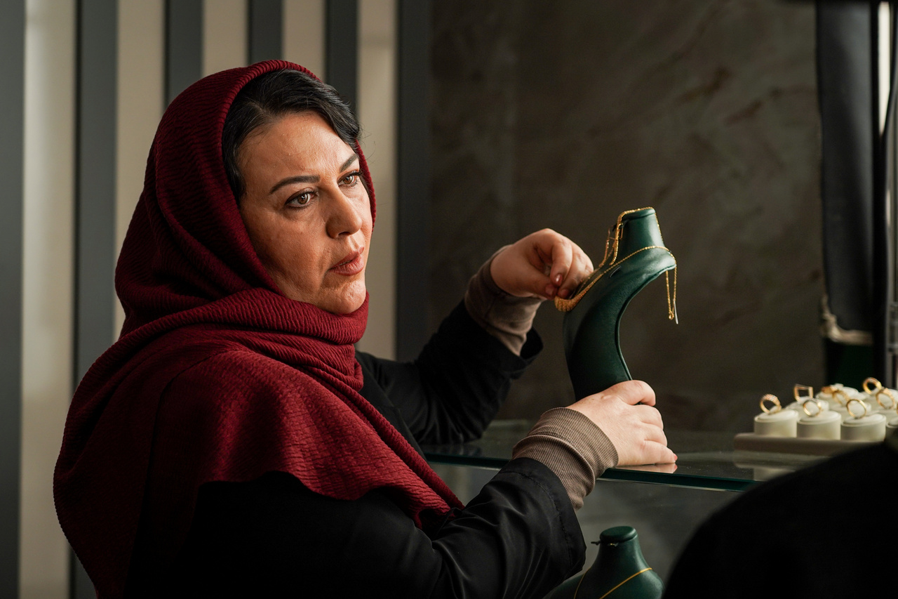 سقفِ ناامنِ زندگی زیر سایۀ جنگ