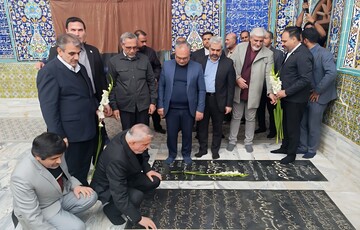 ورود صالحی‌امیری به سمنان، پایتخت راه ابریشم ایران/ آغاز سفر دو روزه با ادای احترام به شهدای والامقام
