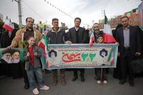 مدیرکل و کارمندان میراث‌فرهنگی قم در راهپیمایی پرشور ۲۲ بهمن شرکت کردند