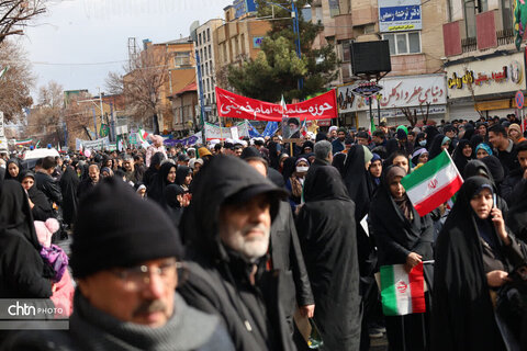راهپیمایی ۲۲ بهمن ارومیه در یک روز بارانی