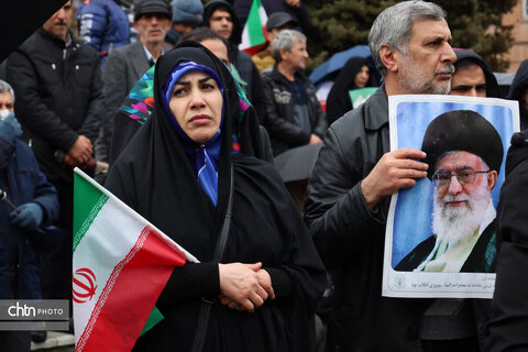 راهپیمایی ۲۲ بهمن ارومیه در یک روز بارانی