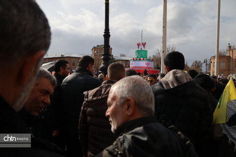 راهپیمایی ۲۲ بهمن ارومیه در یک روز بارانی