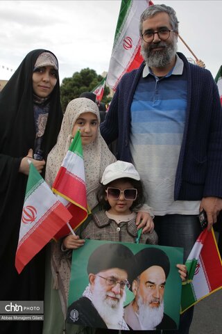 راهپیمایی پرشور مردم قم در روز 22 بهمن