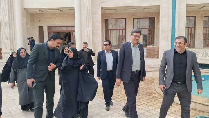 بازدید مشاور وزیر میراث‌فرهنگی از روند ساخت هتل پنج‌ستاره کریاس پالاس میبد