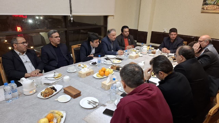 برگزاری نشست مدیرکل دفتر توسعه گردشگری داخلی با روسای تشکل‌های گردشگری و صنایع‌دستی خراسان شمالی