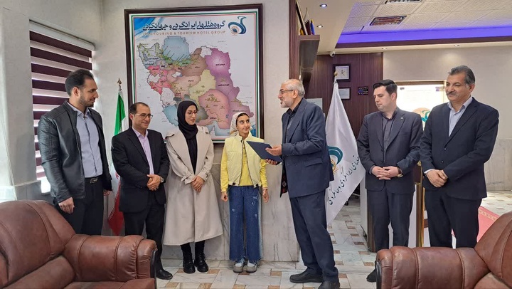 تقدیر مدیرکل میراث فرهنگی زنجان از اولین مدال‌آور تنیس روی میز