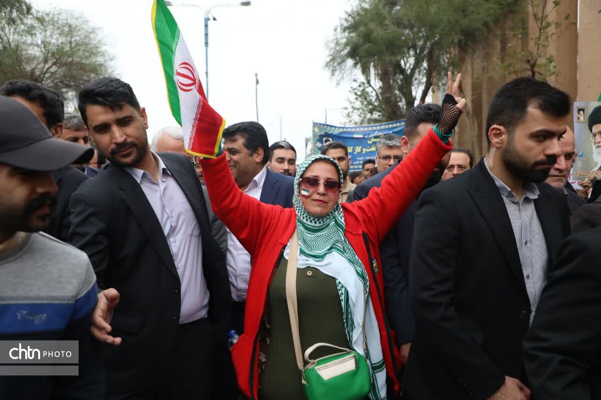 حضور حماسی خوزستانیها در راهپیمایی ۲۲ بهمن/ استاندار: مردم نشان دادند منسجم هستند