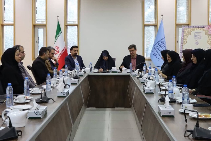 نشست مشاور وزیر میراث‌فرهنگی با کارکنان میراث فرهنگی استان  یزد