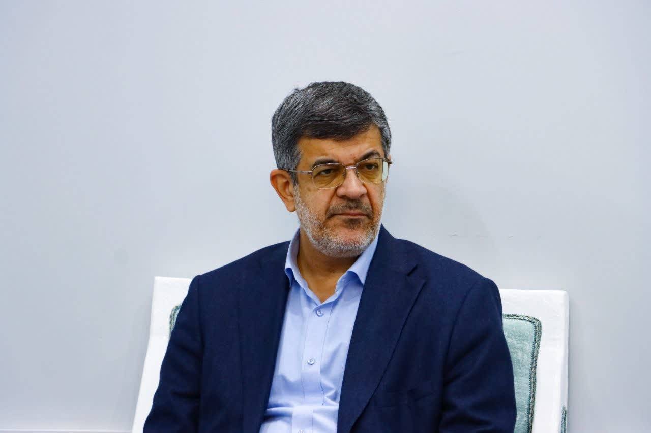 بررسی راهکارهای رونق گردشگری یزد با تأکید بر بستههای حمایتی و تشویقی سفر