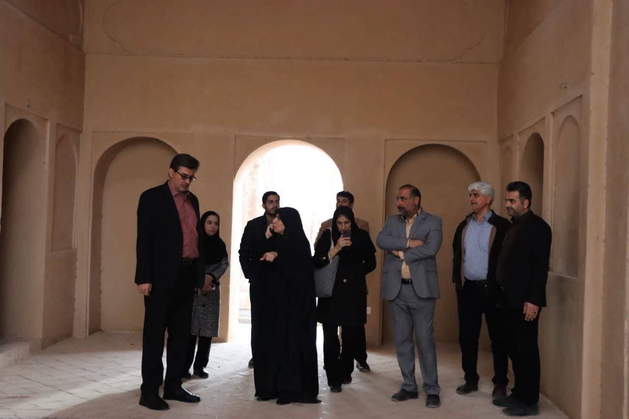 بازدید مشاور وزیر میراثفرهنگی از باغ جهانی پهلوانپور مهریز
