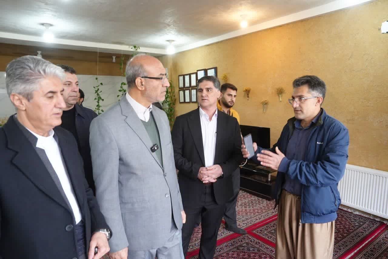 بازدید استاندار کرمانشاه از روستای ساتیاری پاوه/ تأکید بر تقویت گردشگری روستایی و پیگیری مشکل آب شرب