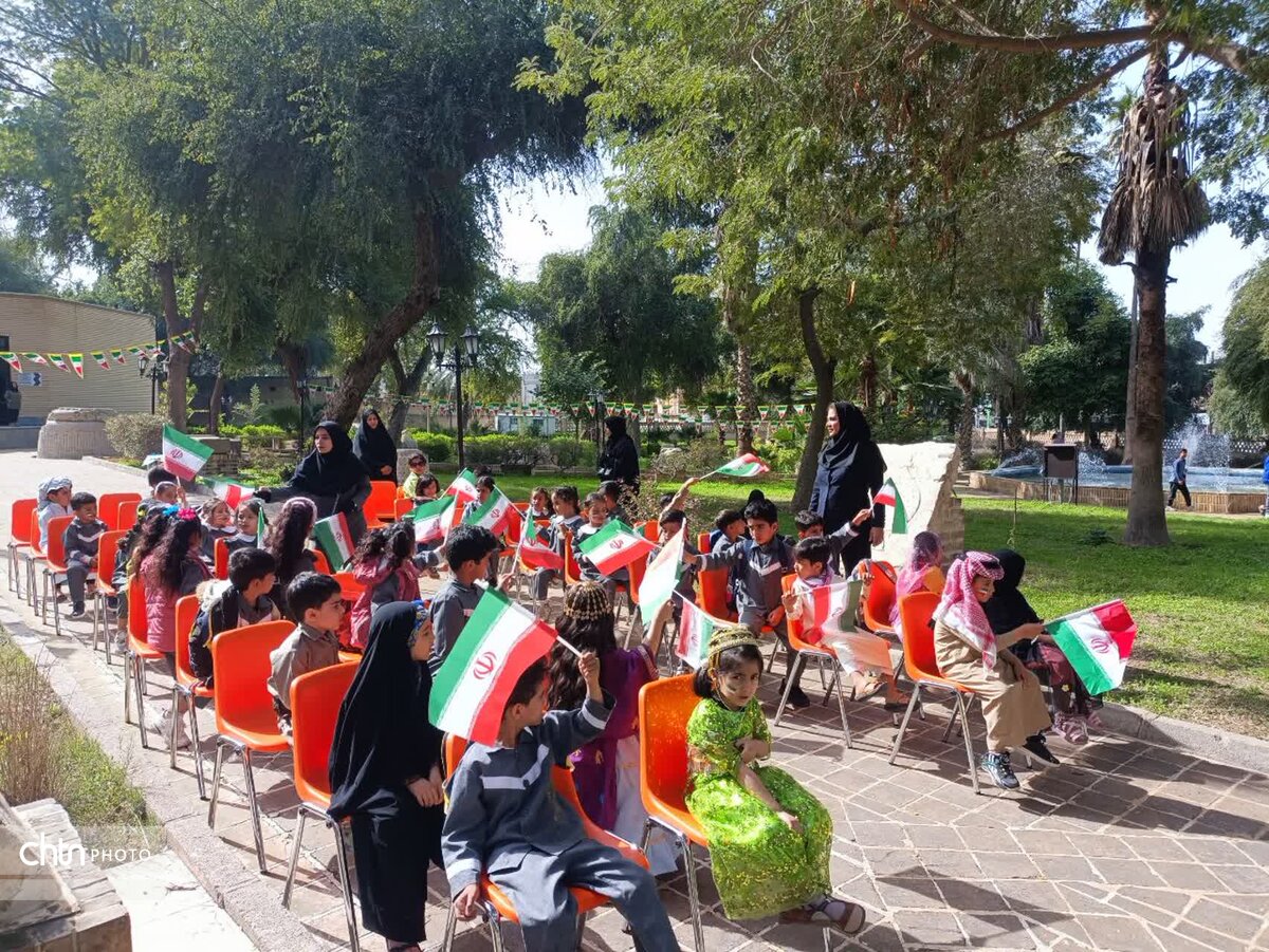  هم‌نوایی کودکان شوش با انقلاب در سایه تاریخ کهن