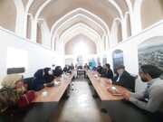 برگزاری جلسه هماهنگی بازارچه نوروزی خوسف با حضور شهردار و هنرمندان شهرستان