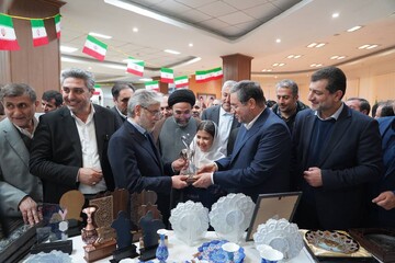 برپایی نمایشگاه توانمندی‌های صنایع‌دستی آذربایجان غربی ویژه دهه فجر