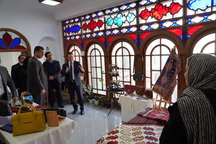 بازدید سرکنسول ترکیه در ارومیه از اولین خانه صنایع‌دستی آذربایجان غربی