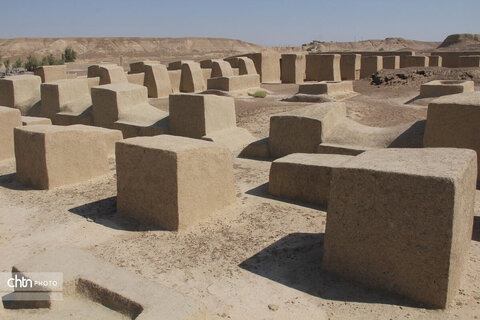 دهانه غلامان، تنها شهر خشت و گلی دوره هخامنشیان